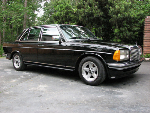 Product picture Mercedes-benz W123 200d 240d 240td 300d 300td Service Repair Manual 1976-1985 Download